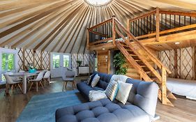 Yourtes Glamping Du Poisson Blanc